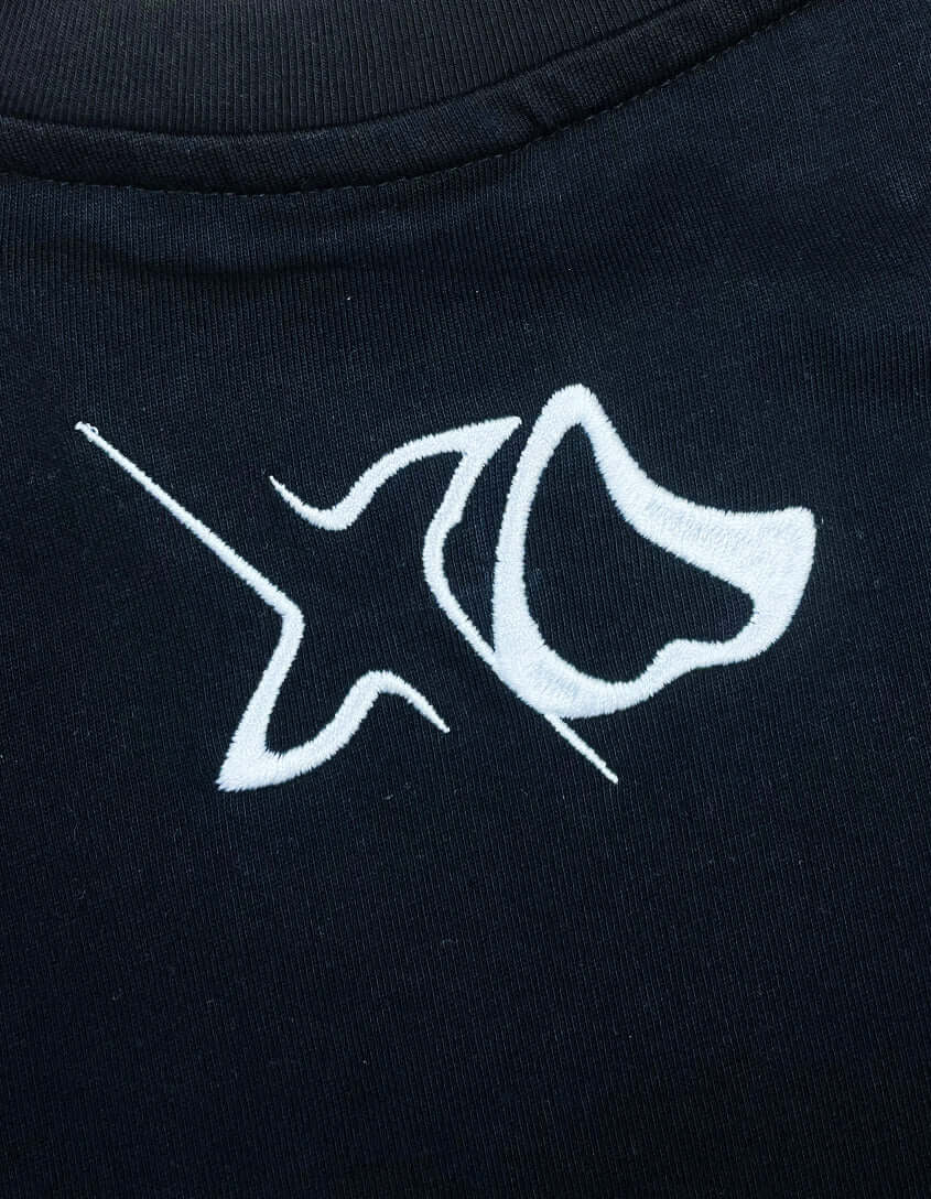 cropped_tshirt_schwarz_stick-design_oversize_width_cotton_unisex_xodimension_clothing
