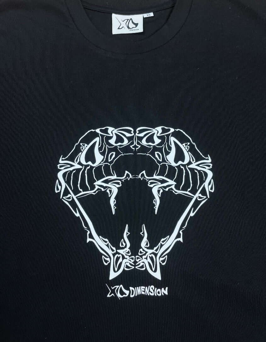 print_tshirt_schwarz_baumwolle_xodimension_unisex_streetwear